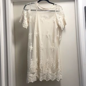 New lace white dress